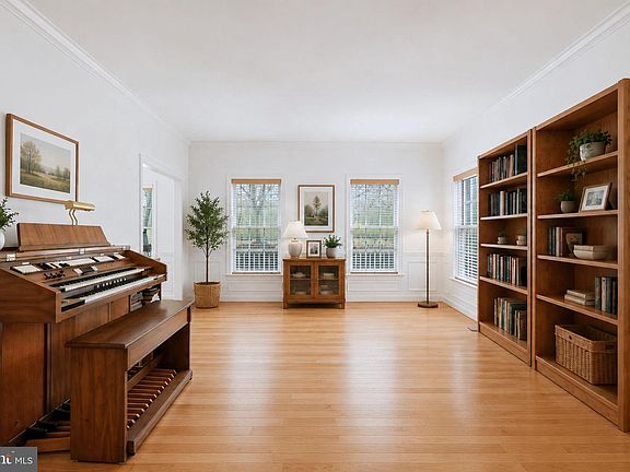 5th image of 14023 Flagtree Pl