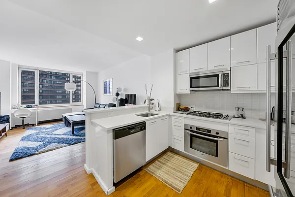 Sold by Landmark Property Holdings LLC | media 1