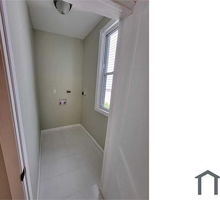 2nd image of 466 Irvine Turner Blvd Floor 1