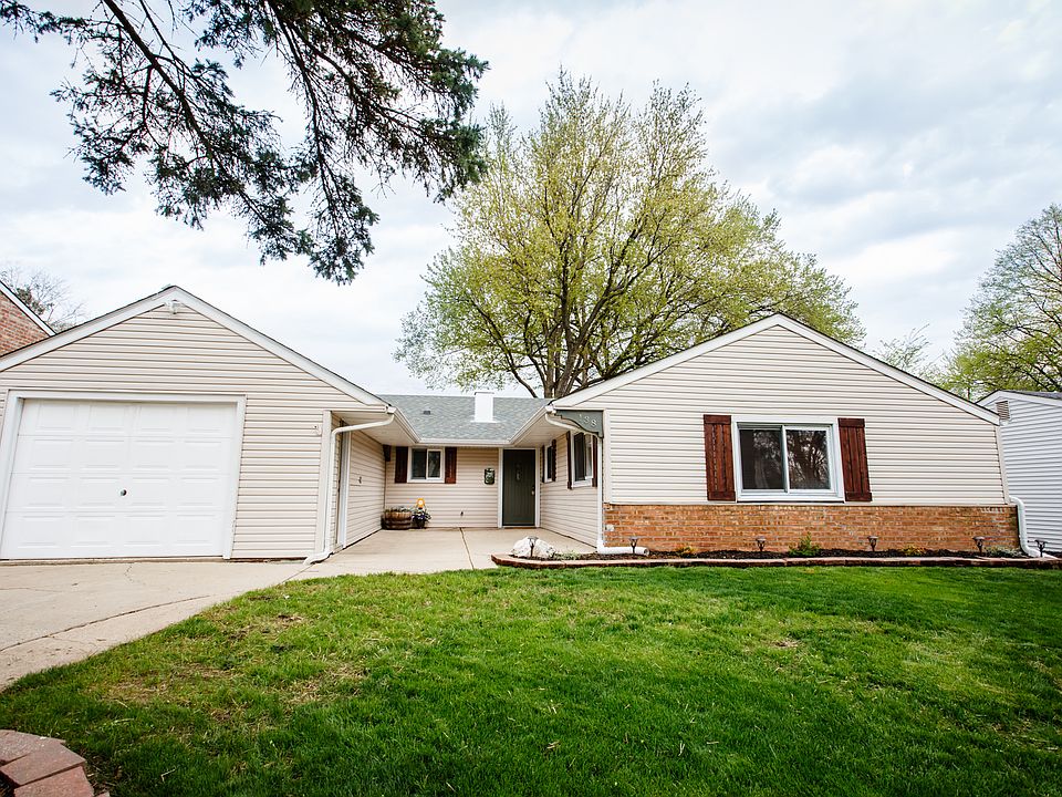 1st image of 138 Oxford Ln