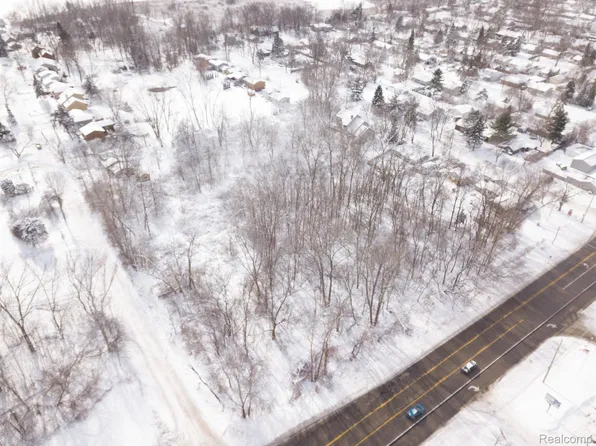 0 Cooley Lake Rd, West Bloomfield, MI 48324