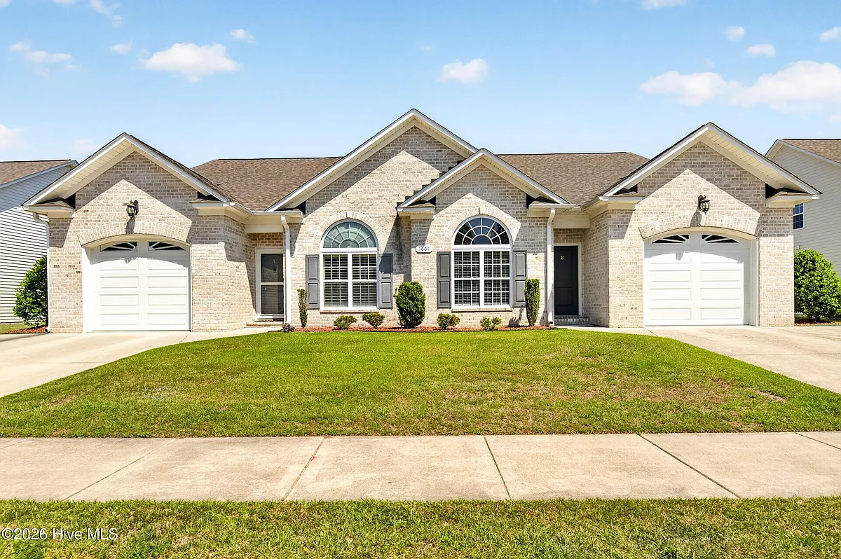 Building Photo - 1661 Cambria Dr #B
