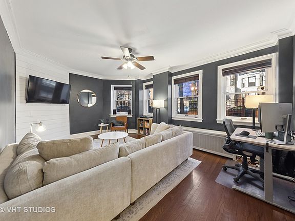 5th image of 823 W Oakdale Ave #1