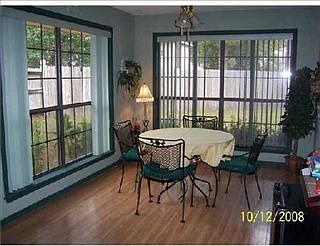 3rd image of 218 Sherwood Ln