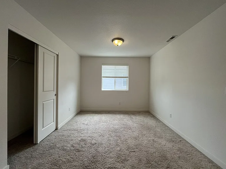 2095 S Heather St — Photo 30