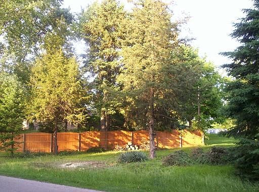 3rd image of 2414 Kellogg St