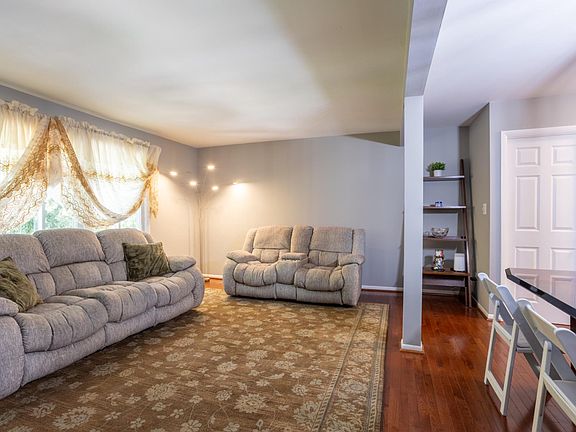 5th image of 5 Bideford Ct