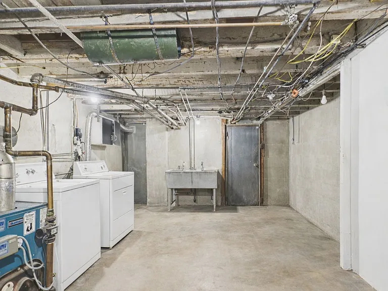 510 S Melville St — Photo 24
