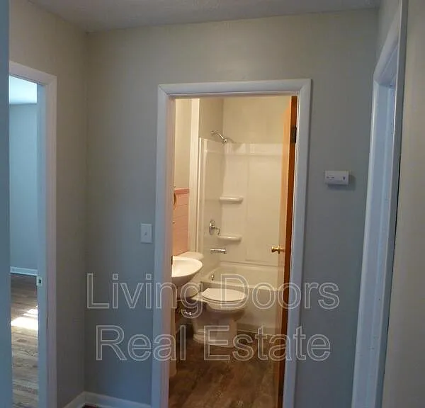 3701 Lewis Ave — Photo 32