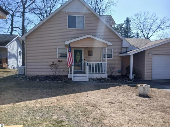 3047 Island Lake Dr, National City, MI 48748