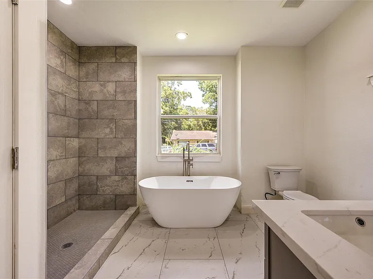 508 Georgia St — Photo 24
