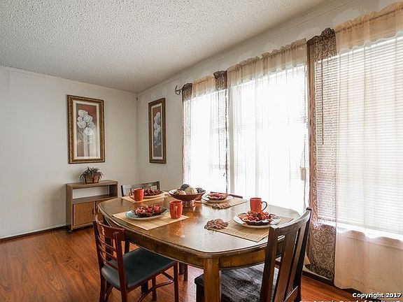 5th image of 406 Hillwood Dr