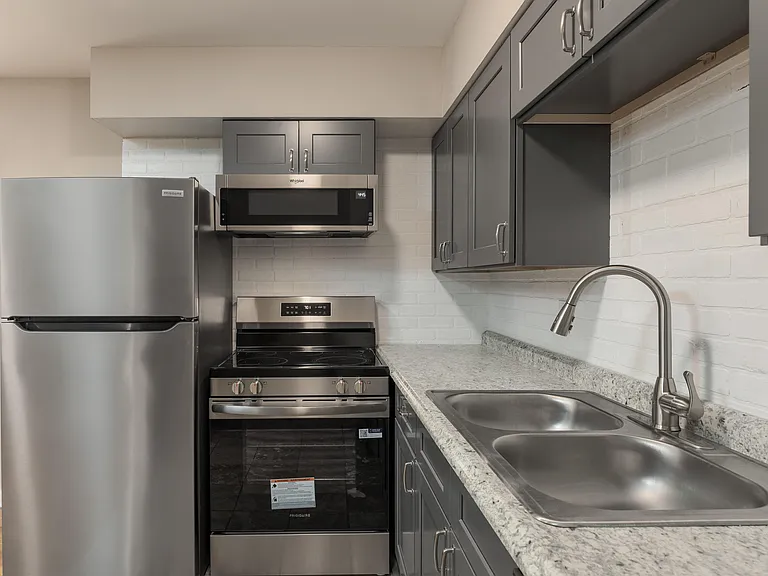 City View Apartments — Photo 10