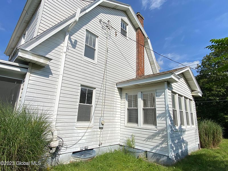 5th image of 183 N Lake Avenue