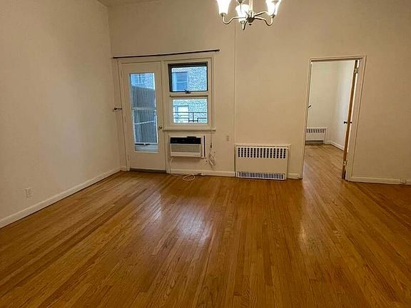 3rd image of 27 W 71st St APT 4c