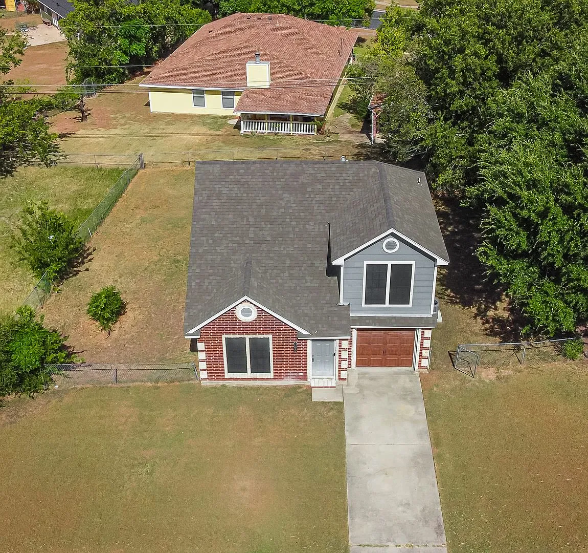 Step into Serenity at 2307 Lazy Ridge Dr - Ideal Rental Home with Charming Features! — Photo 2