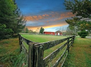 135 Oak Summit Rd, Frenchtown, NJ 08825