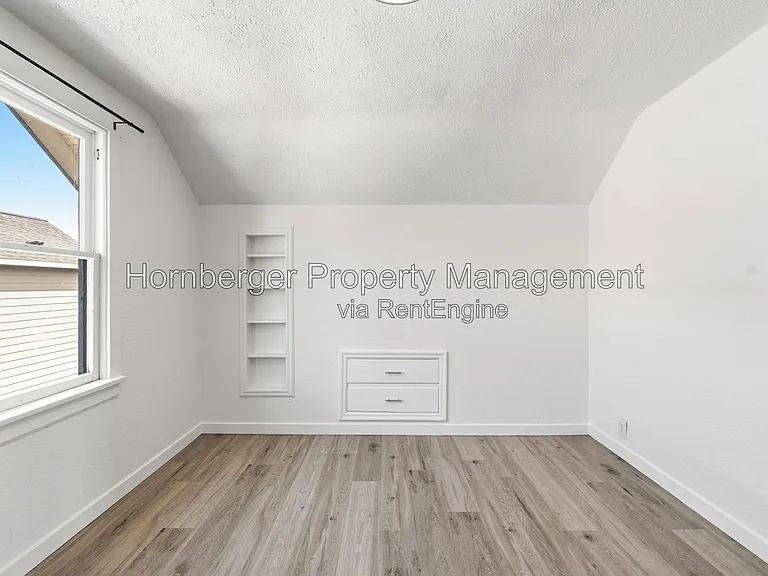 2719 E Columbia Ave — Photo 8