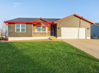 205 Maxwell Dr SW, Shellsburg, IA 52332