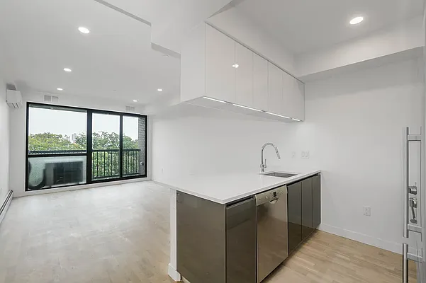 Rented by Bond New York | media 27