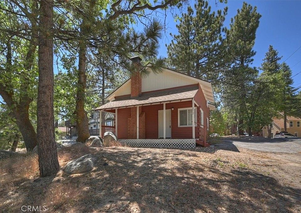 1st image of 572 Dahlia Dr