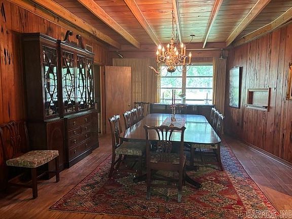 2nd image of 601 E 15th St