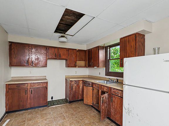 4th image of 218 Elizabeth St