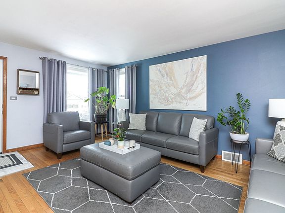 4th image of 3511 Louis St