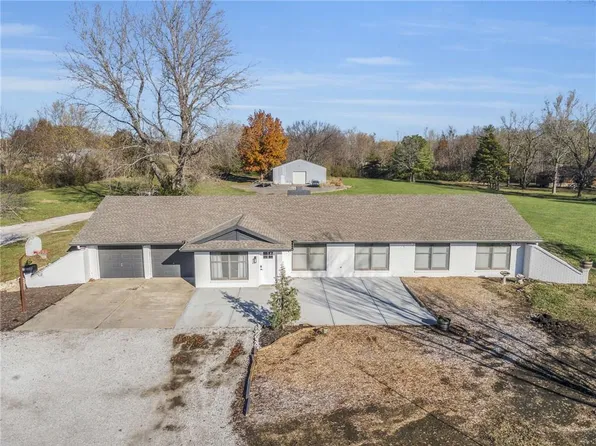 15908 E 203rd St, Peculiar, MO 64078
