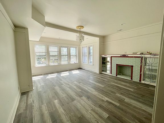 2nd image of 3110 W Eastwood Ave Unit 2