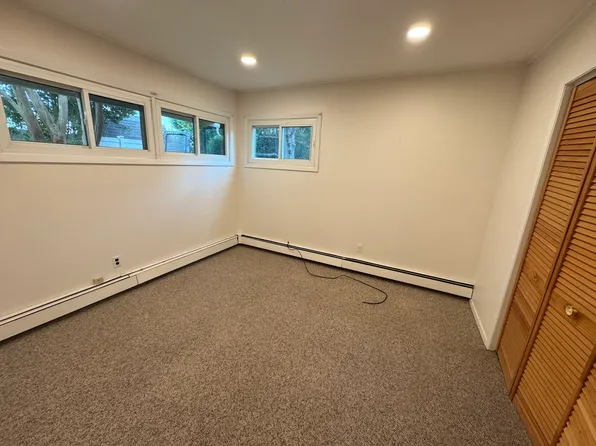 (undisclosed Address), Levittown, NY 11756