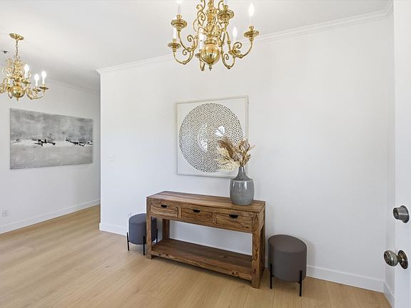 4th image of 1233 Bellevue Ave APT 9