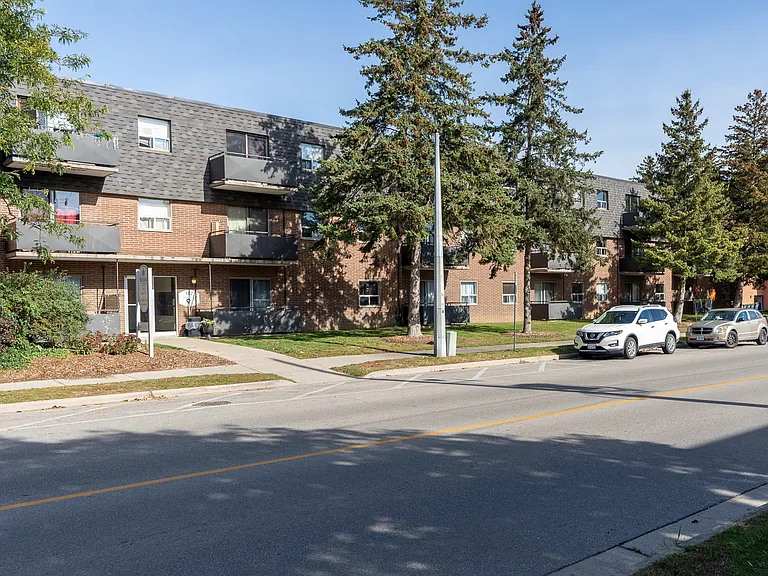 204 Lisgar Ave — Photo 5