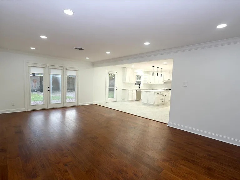 4839 McDermed Dr — Photo 7