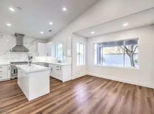 304 Lingering Ln, Henderson, NV 89012