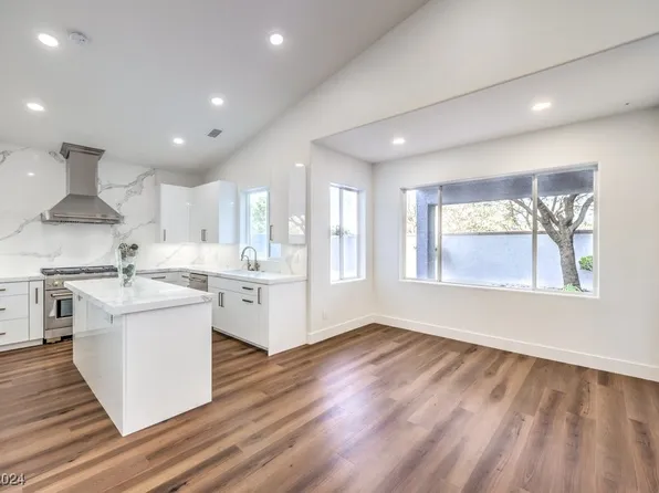304 Lingering Ln, Henderson, NV 89012