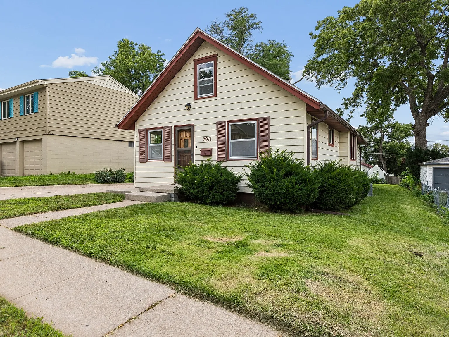 2 bed, 1022 sqft, $1,600 — Photo 3