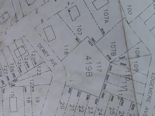 121-122 Dewey Ave, Haverhill, MA 01832