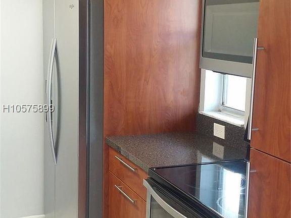 4th image of 10018 Twin Lakes Dr #6-C