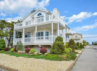 305 36th St APT 1, Ocean City, NJ 08226