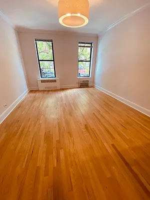 Rented by Metropolis Real Estate of Manhattan | media 20