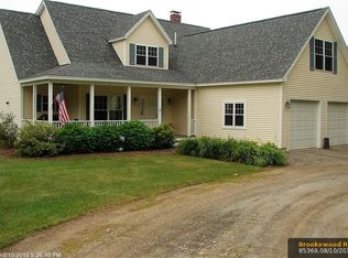 12 Lighthouse Ln, Manchester, ME 04351