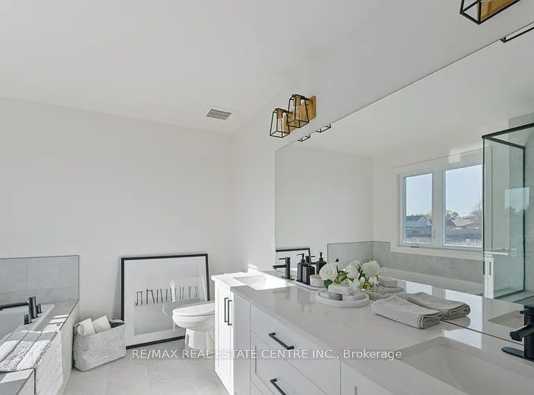 49 Lucas Rd #UPPER ONLY — Photo 33