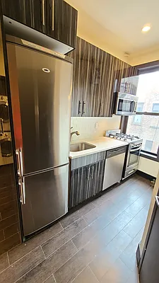 Rented by United Realty Equities | media 2