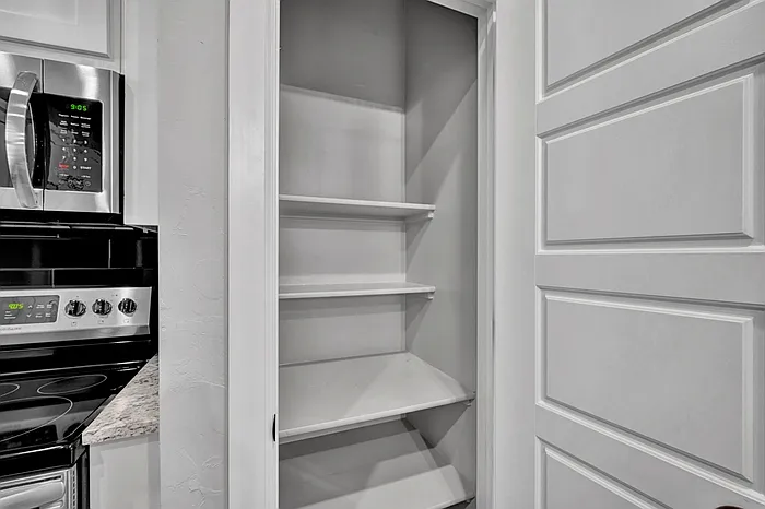 1138 N Blackwelder Ave #3 — Photo 6