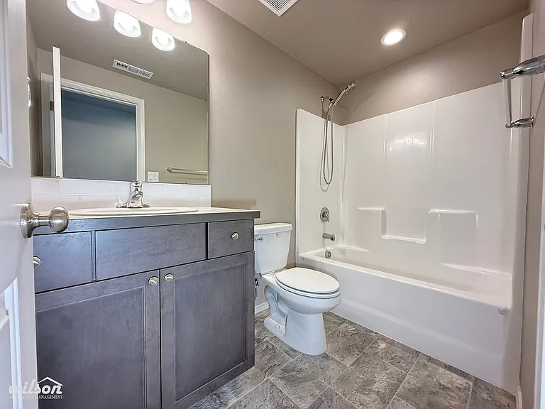 6114 Crown Crest Ave — Photo 8