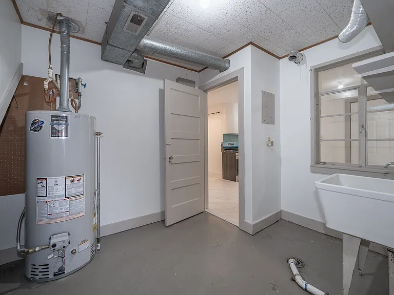 608 S Bluff Ave — Photo 14