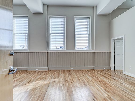 5th image of 10 W Leigh St Unit 2
