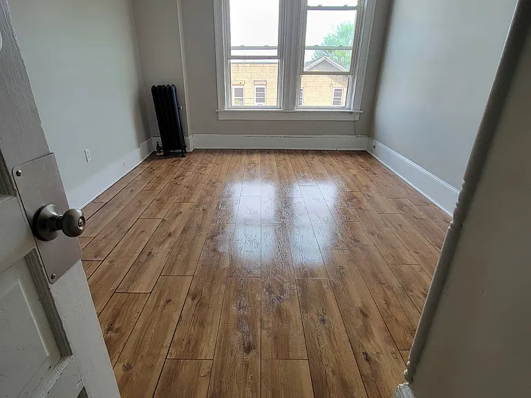 568-570 Main St #6 — Photo 3