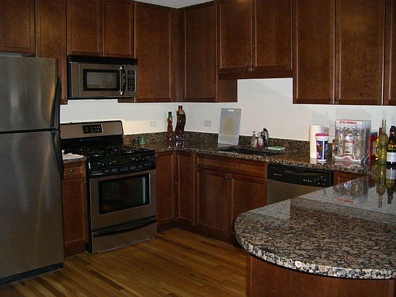 2nd image of 1935 S Archer Ave APT 418
